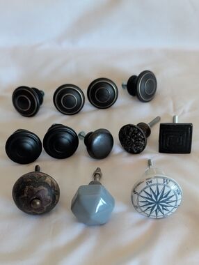 Assorted Decorative Cabinet Knobs (Lot Of 12) - Black, Bronze, Gray, & White